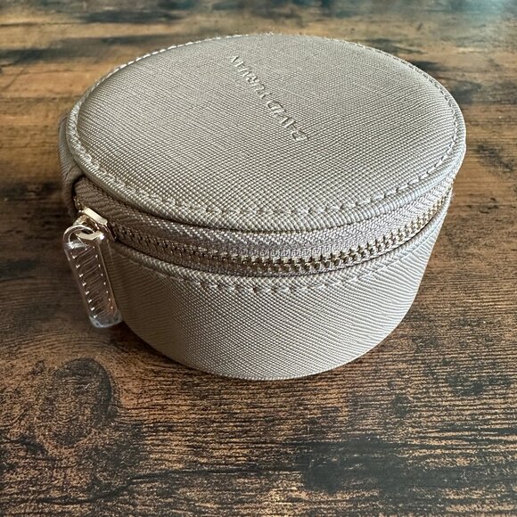 NEW David Yurman Tan Leather Round Jewelry Organizer RARE - Picture 3 of 6